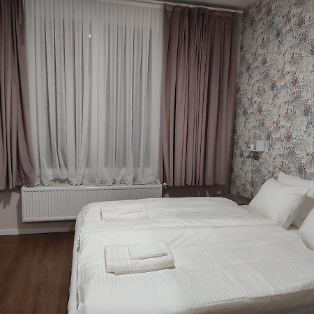 Leeuwerik Studio Apartment Antwerpen Bagian luar foto