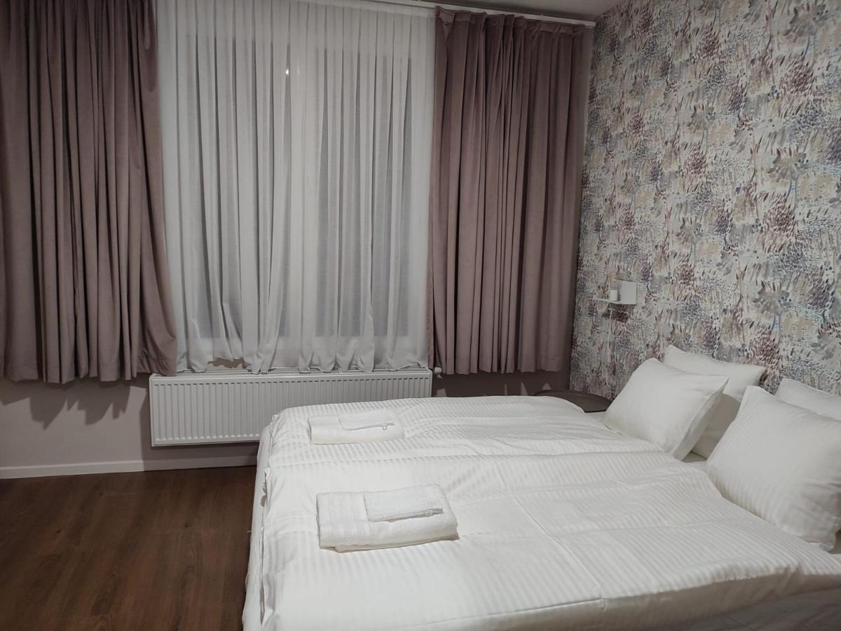 Leeuwerik Studio Apartment Antwerpen Bagian luar foto
